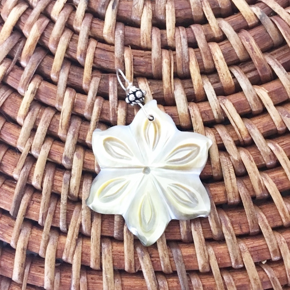 Mother Of Pearl Vintage Pendant Silver